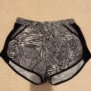 S Under Armour Athletic Shorts